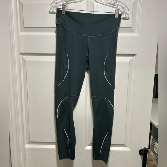 Lululemon Base Pace Leggings Sz 8 - Picture 3 of 8